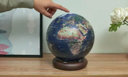 AtlasGlobe Lamp (Σκούρο Μπλε Μεγάλη Βάση Καρυδιάς)
