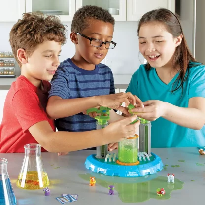 Beaker Creatures® Liquid Reactor Super Lab - Image 4