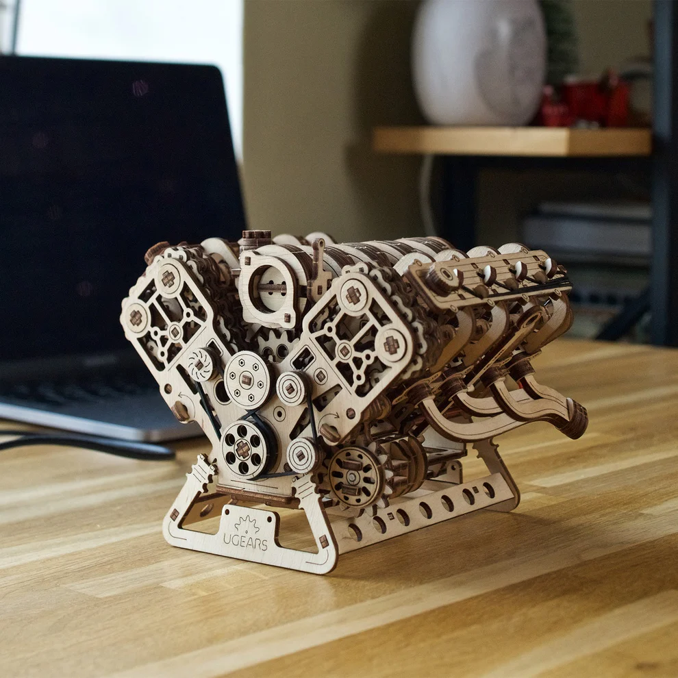 V8 Engine - Image 2
