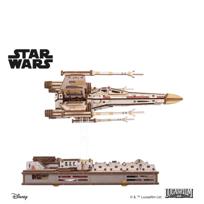 Luke Skywalker`s X-Wing Starfighter™ - House of Science